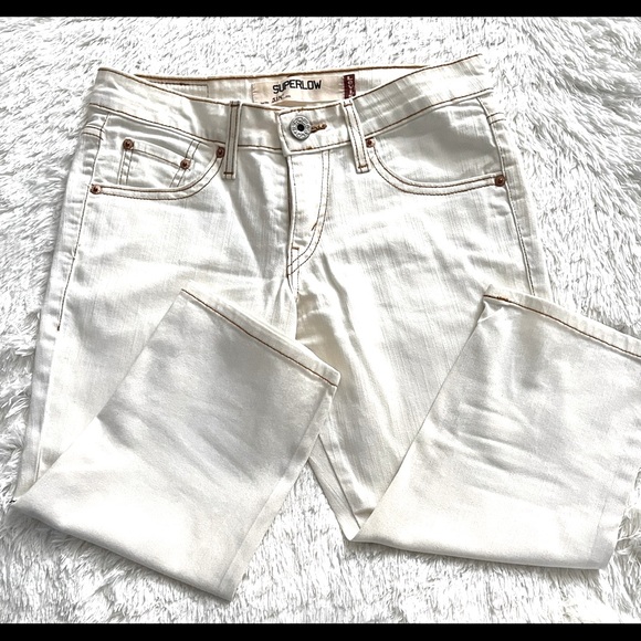 LEVI’S SUPERLOW CAPRI JEAN - Picture 3 of 11